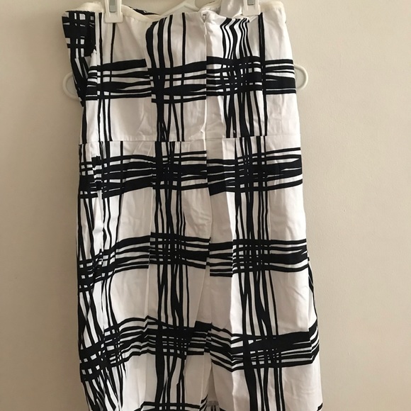 Black and white Striped Dress! - Picture 2 of 2